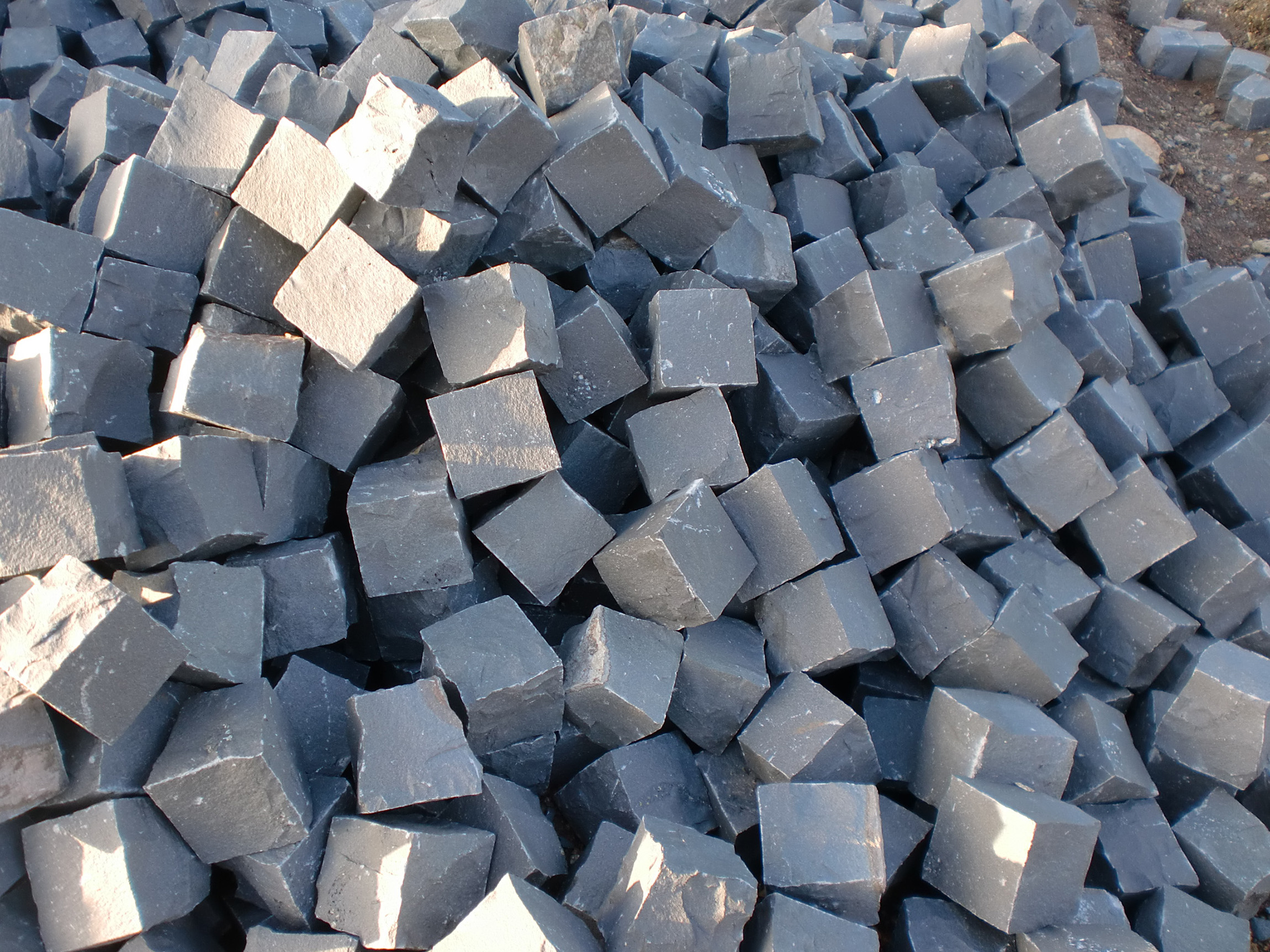 Basalt cubes/cobbles